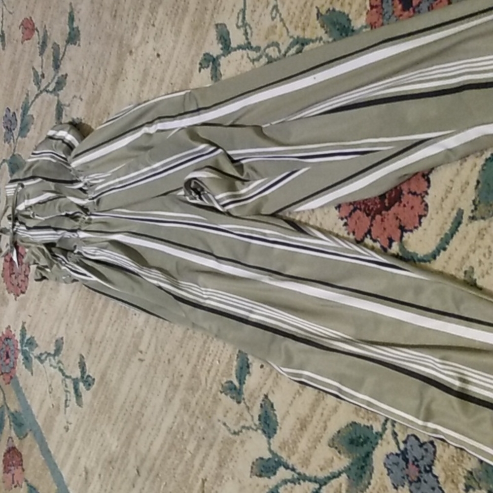 Clothes - Picture 7 of 7